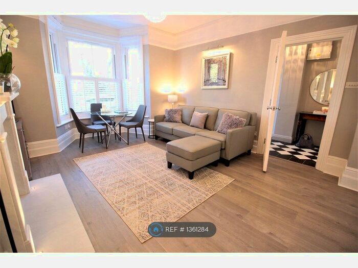 2 Bedroom Flat To Rent In Queens Road, Brentwood, CM14