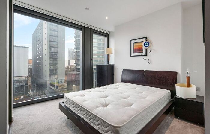 2 Bedroom Flat To Rent In Chronicle Tower, B City Road, London, EC1V