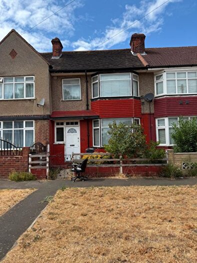 3 Bedroom Terraced House To Rent In Ellerdine Road, Hounslow, TW3