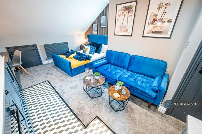 Studio To Rent In Old Town, Swindon, SN1