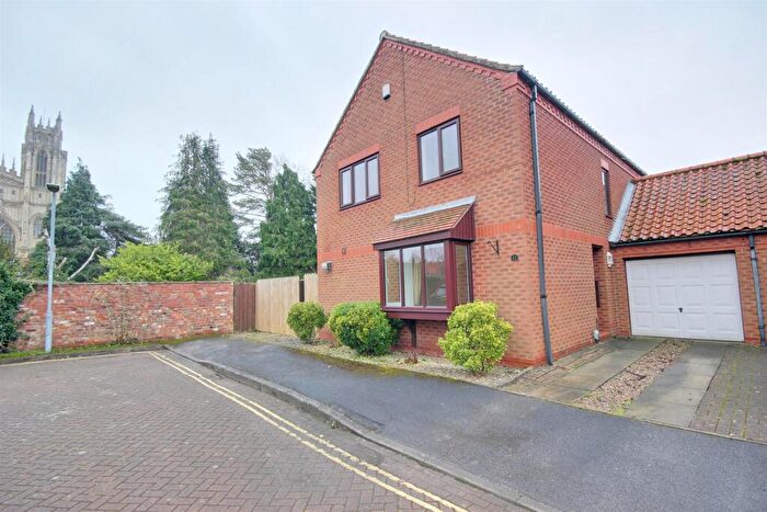 4 Bedroom Link Detached House For Sale In St. Matthews Court, Minster Moorgate, Beverley, HU17
