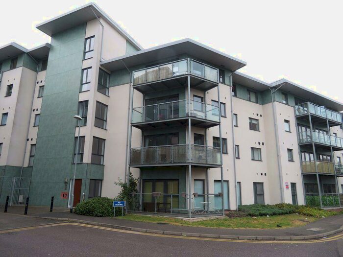 2 Bedroom Flat To Rent In Brentwood, CM14
