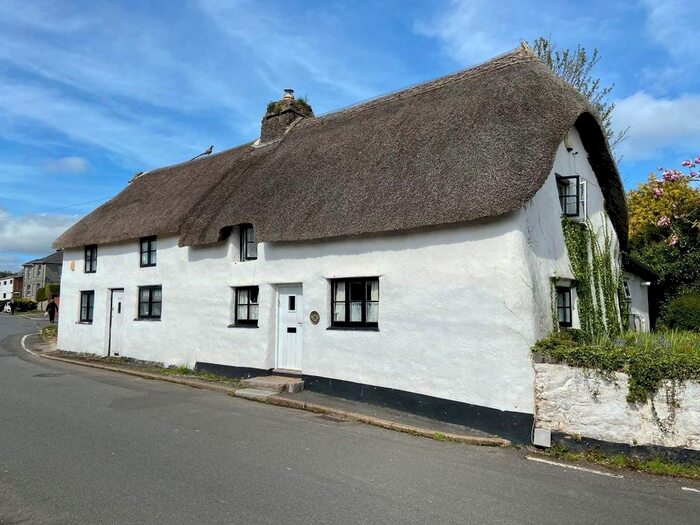 3 Bedroom Cottage To Rent In Fore Street, Barton, Torquay, TQ2