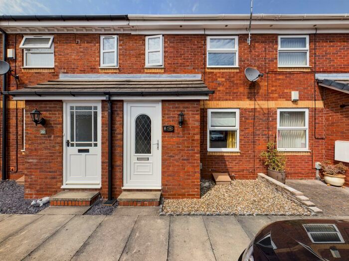 2 Bedroom Terraced House To Rent In Swallowfield Drive, HU4