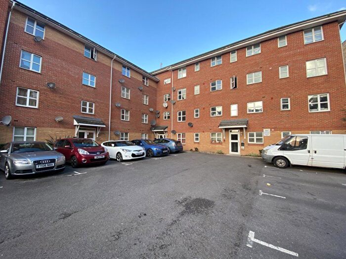 2 Bedroom Flat To Rent In Mill Street, Slough, SL2