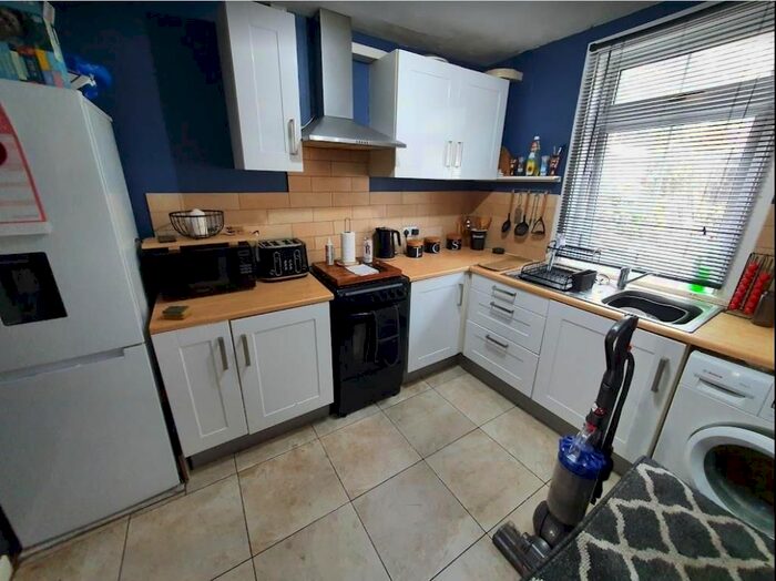 3 Bedroom Terraced House To Rent In Gower Street, Reading, RG1