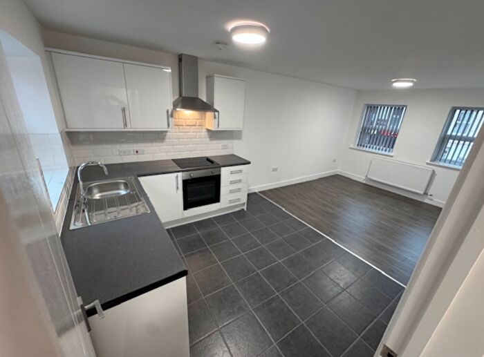 3 Bedroom Flat To Rent In Cotswold Street, Liverpool, L7