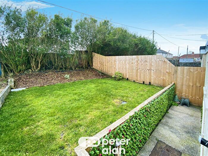 3 Bedroom Semi-Detached House To Rent In Trenant, CF44
