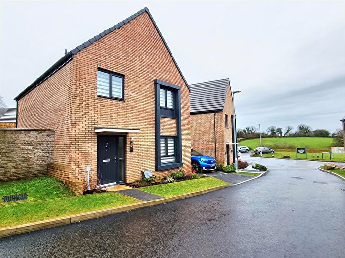 4 Bedroom Detached House For Sale In Bal Road, Callington, PL17