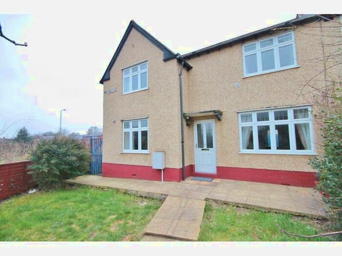 4 Bedroom Semi-Detached House To Rent In Cowley Road, Littlemore, Oxford, OX4