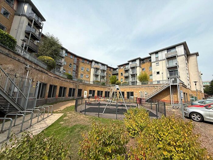 1 Bedroom Maisonette For Sale In Coombe Way, Farnborough, GU14