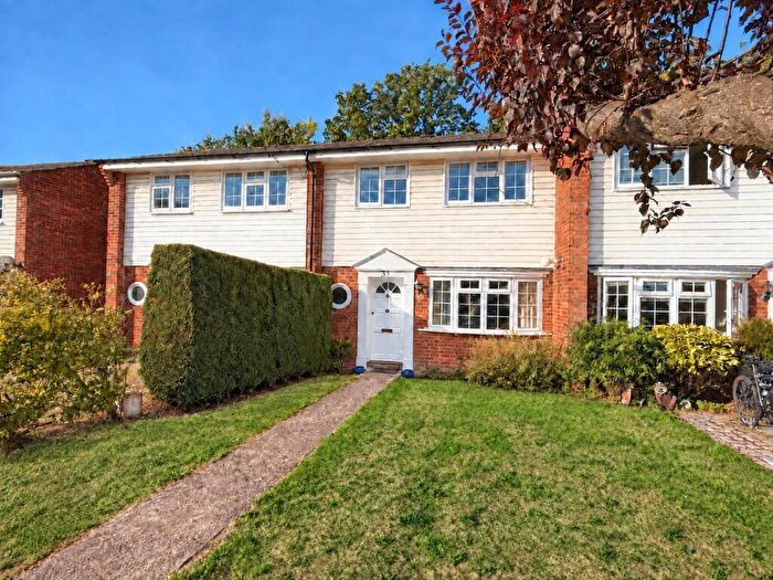 3 Bedroom Terraced House For Sale In Woking, GU21