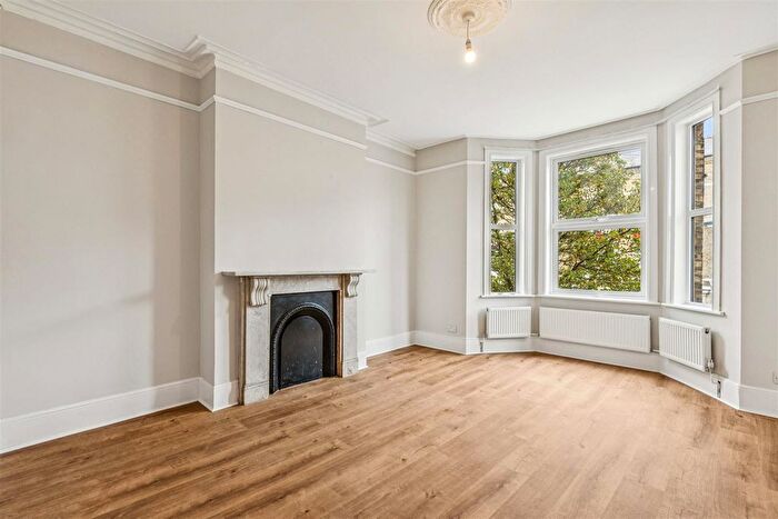 1 Bedroom Flat To Rent In Lambert Road, SW2