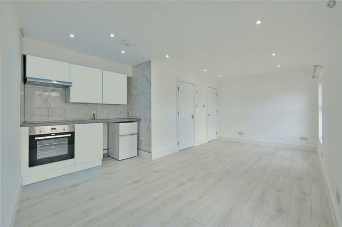 Studio To Rent In Pellatt Grove, Wood Green, N22