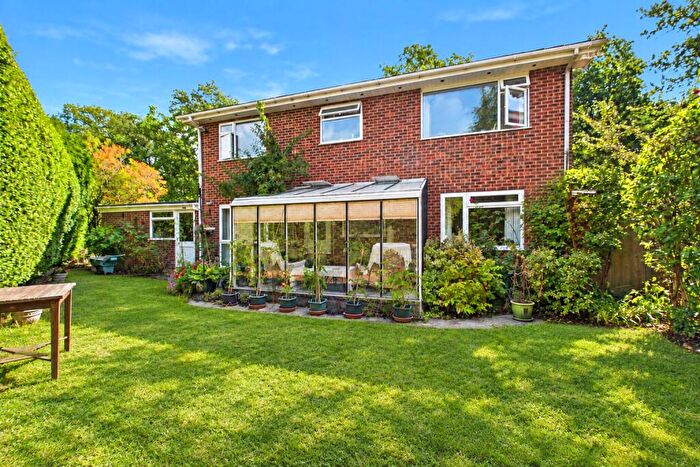 4 Bedroom Detached House For Sale In Alison Close, Burghfield Common, Reading, Berkshire, RG7