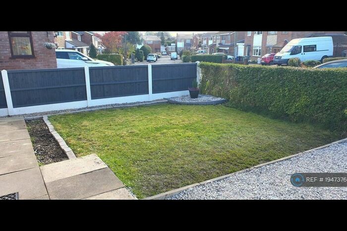 3 Bedroom Semi-Detached House To Rent In Cheviot Close, Ramsbottom, Bury, BL0