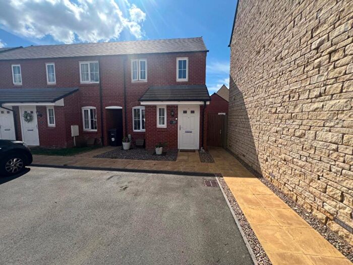 2 Bedroom End Of Terrace House For Sale In Otter Street, Rothwell, NN14