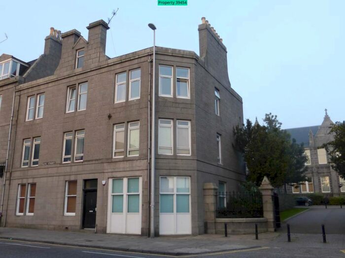 2 Bedroom Flat To Rent In King Street, Aberdeen, AB24
