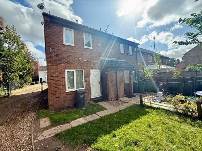 1 Bedroom House To Rent In Waller Avenue, Luton, LU4