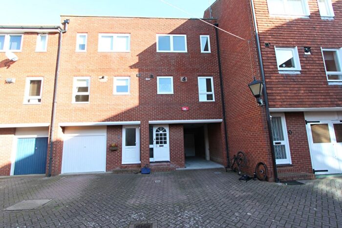 3 Bedroom Terraced House To Rent In Strand Street, Sandwich, CT13