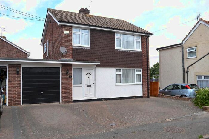 3 Bedroom Link Detached House To Rent In Back Road, Writtle, Chelmsford, CM1
