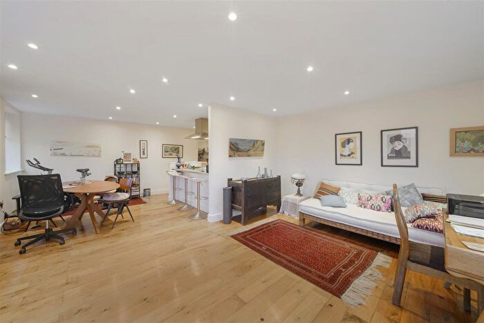 2 Bedroom Flat To Rent In Fisherton Street, London, NW8