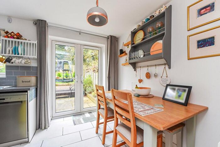 2 Bedroom Semi-Detached House For Sale In Otter Walk, Petersfield, Hampshire, GU32