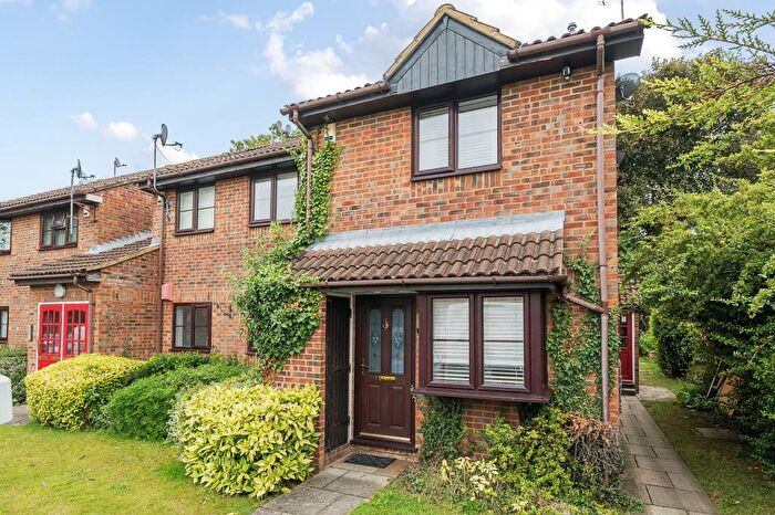 1 Bedroom End Of Terrace House To Rent In Slough, Berkshire, SL2