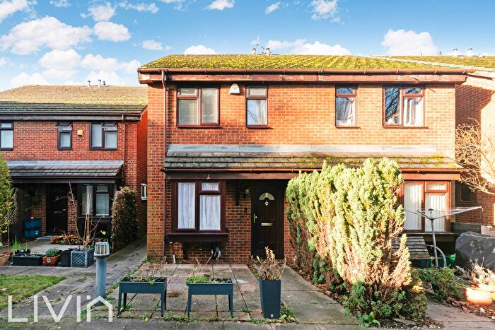 1 Bedroom Property For Sale In Penfold Close, Croydon, CR0