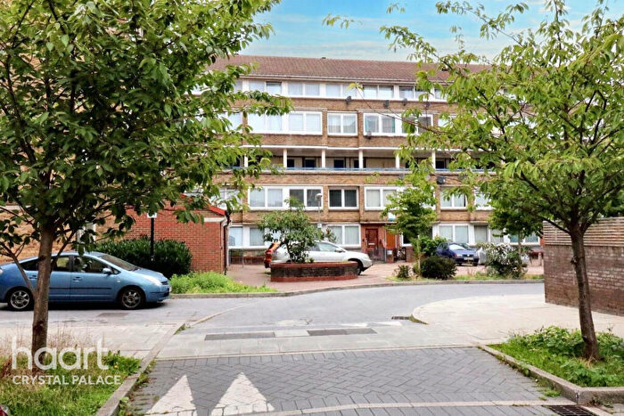 7 Bedroom Maisonette For Sale In Daniel Gardens, London, SE15