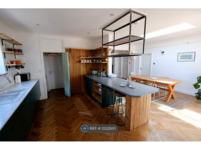 3 Bedroom Flat To Rent In Kingsbridge Road, Poole, BH14