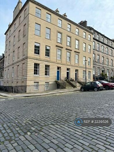 2 Bedroom Flat To Rent In St. Vincent Street, Edinburgh, EH3