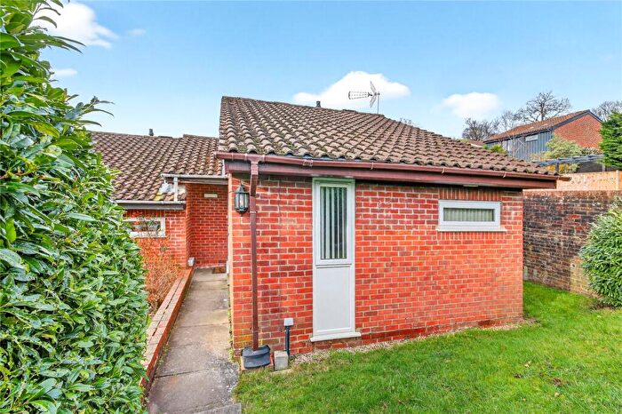 1 Bedroom Bungalow For Sale In Gainsborough, Bracknell, Berkshire, RG12