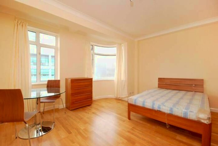 Studio To Rent In Warren Court, Euston Road, Marylebone, London, NW1