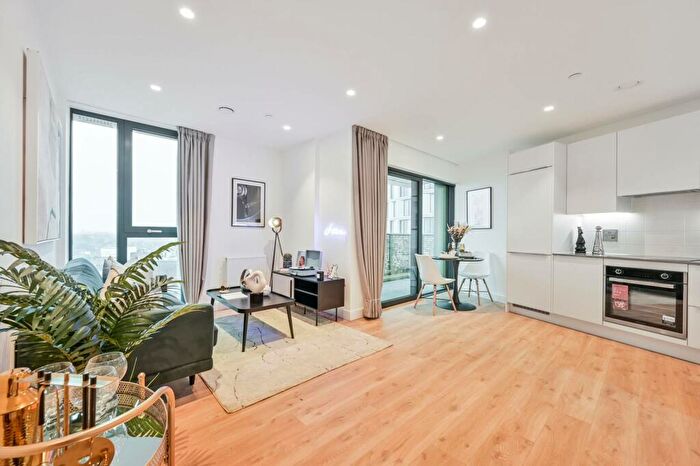 1 Bedroom Flat To Rent In Pinnacle Tower, Lewisham, London, SE13