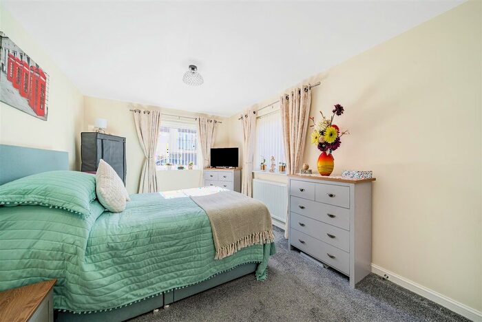 2 Bedroom Flat For Sale In Naiad Road, Pentrechwyth, Swansea, SA1