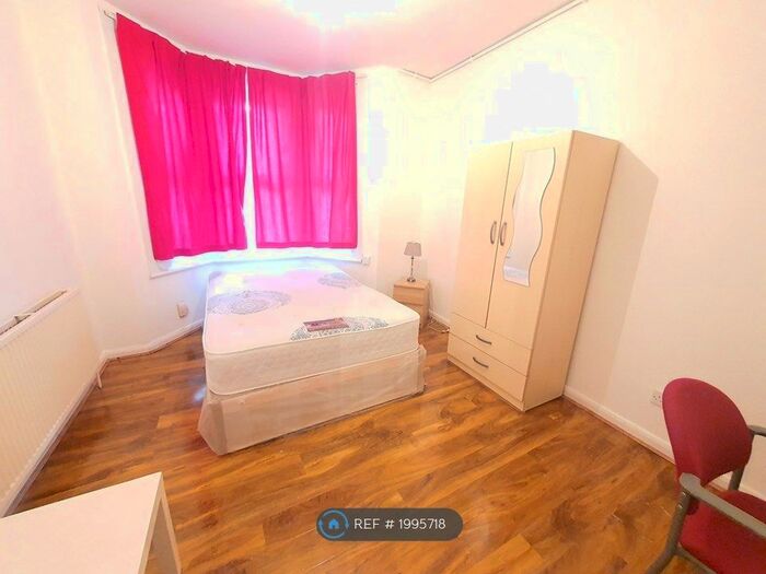 2 Bedroom Flat To Rent In Albany Road, London, SE5