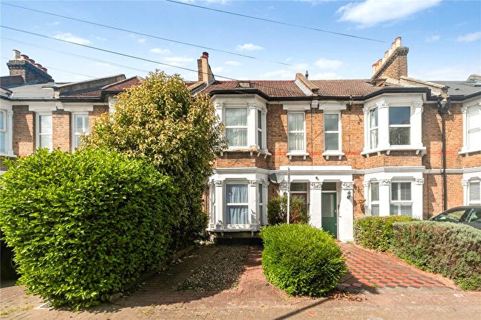 2 Bedroom Flat For Sale In Birkbeck Road, Beckenham, BR3