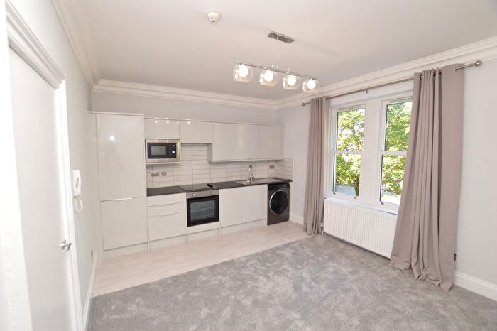 2 Bedroom Flat To Rent In Lancaster Park Road, Harrogate, HG2