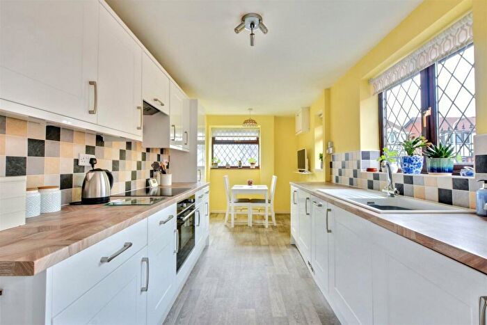 3 Bedroom Detached Bungalow For Sale In Roehampton Drive, Trowell, NG9