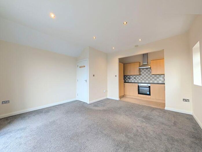 2 Bedroom Flat To Rent In Let - Weld Road, Birkdale - Two Bedroom Second Floor Apt, PR8