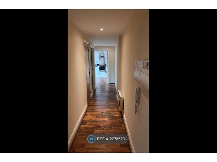 2 Bedroom Flat To Rent In Lambeth Court, Benfleet, SS7