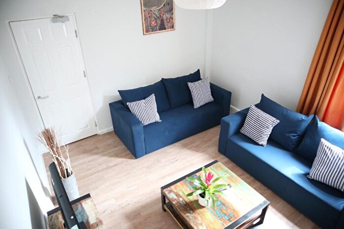 6 Bedroom House To Rent In Alderson Road, Wavetree, L15