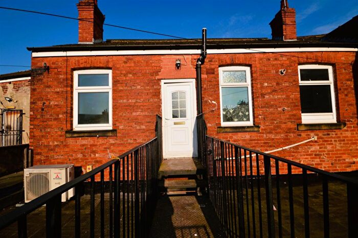 2 Bedroom Flat To Rent In Beancroft Road, Castleford, WF10