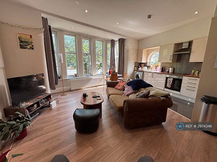 2 Bedroom Flat To Rent In Welburn Drive, Leeds, LS16