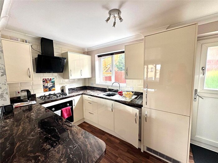 2 Bedroom End Of Terrace House To Rent In Hollin Drive, Wakefield, WF4