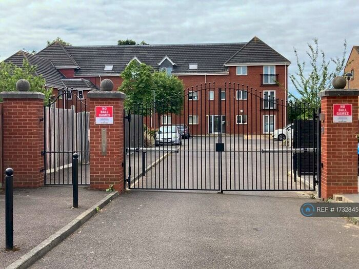 2 Bedroom Flat To Rent In Calgary Court, Romford, RM7