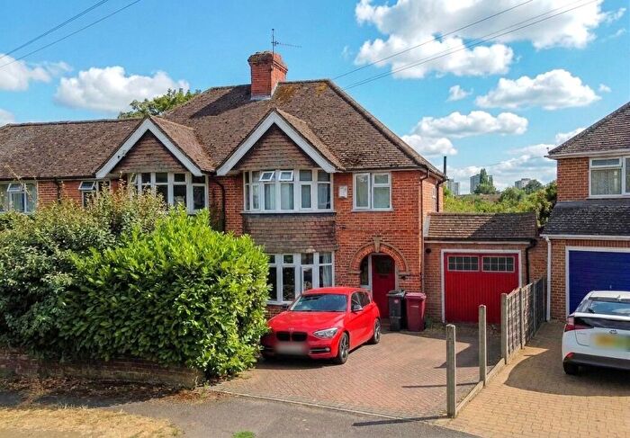3 Bedroom Semi Detached House For Sale In Berkeley Avenue, Reading, Berkshire, RG1