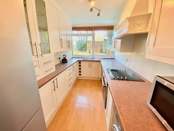 2 Bedroom Flat To Rent In Long Green, Chigwell, IG7