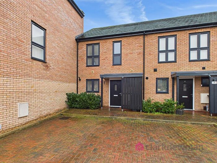 3 Bedroom End Terrace House For Sale In Iceni Square, Harlow, CM18